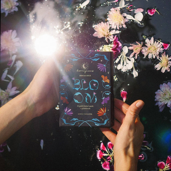 Bloom Oracle Deck - DIGS