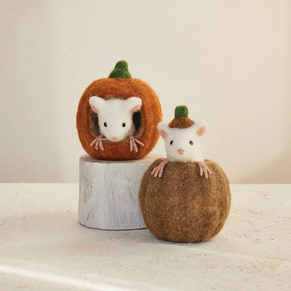 Felt Pumpkin with Mouse