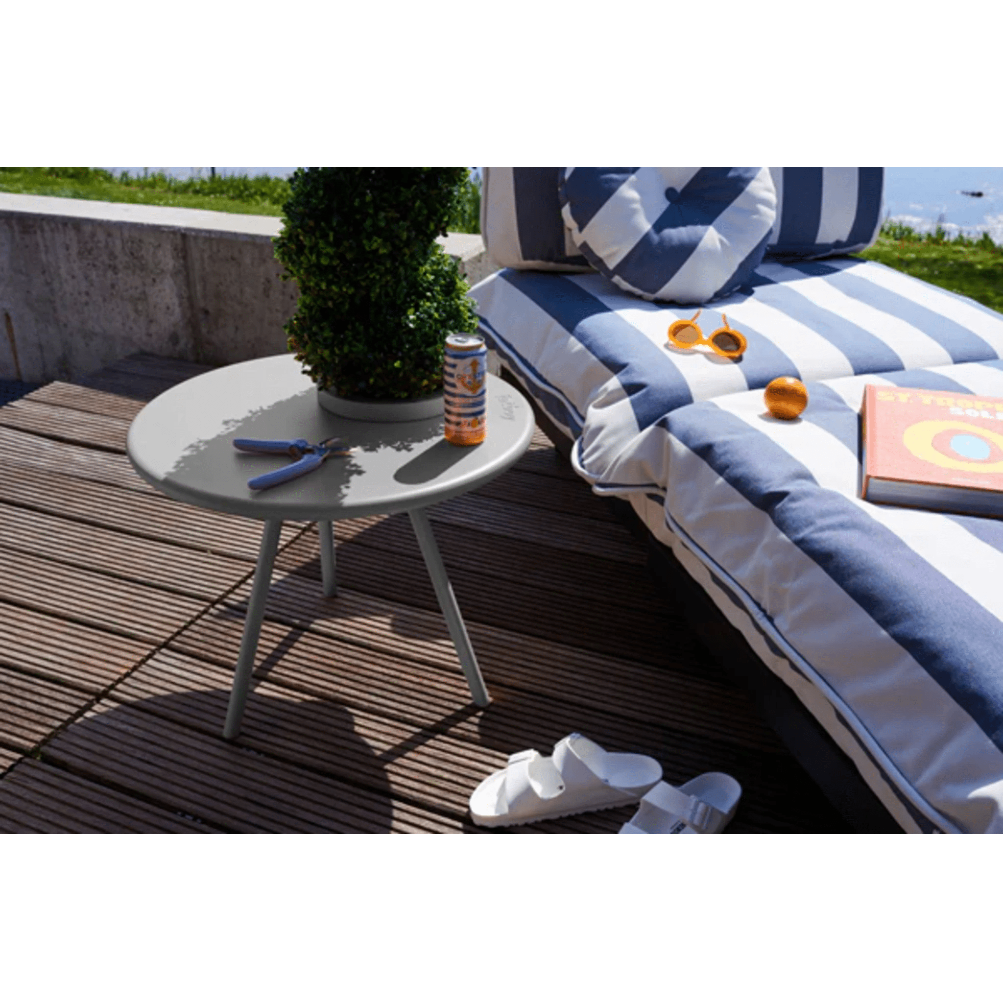 Bakkes Planter Table - DIGS