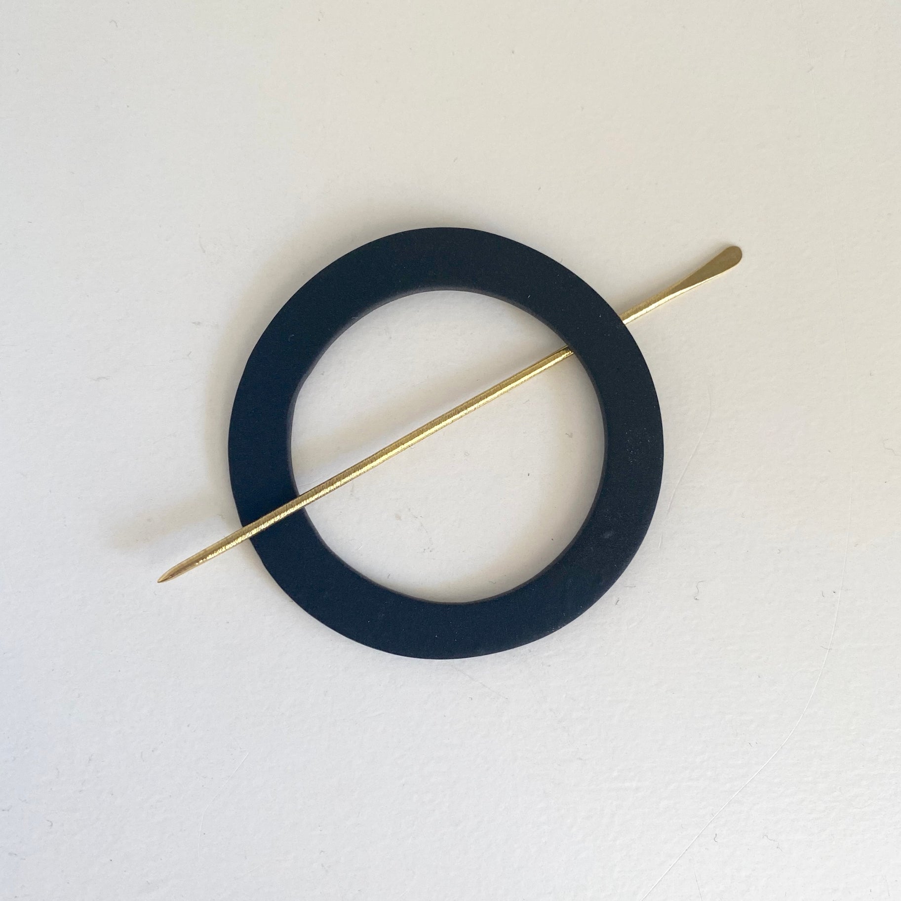 Circle and Brass Hair Pin - DIGS