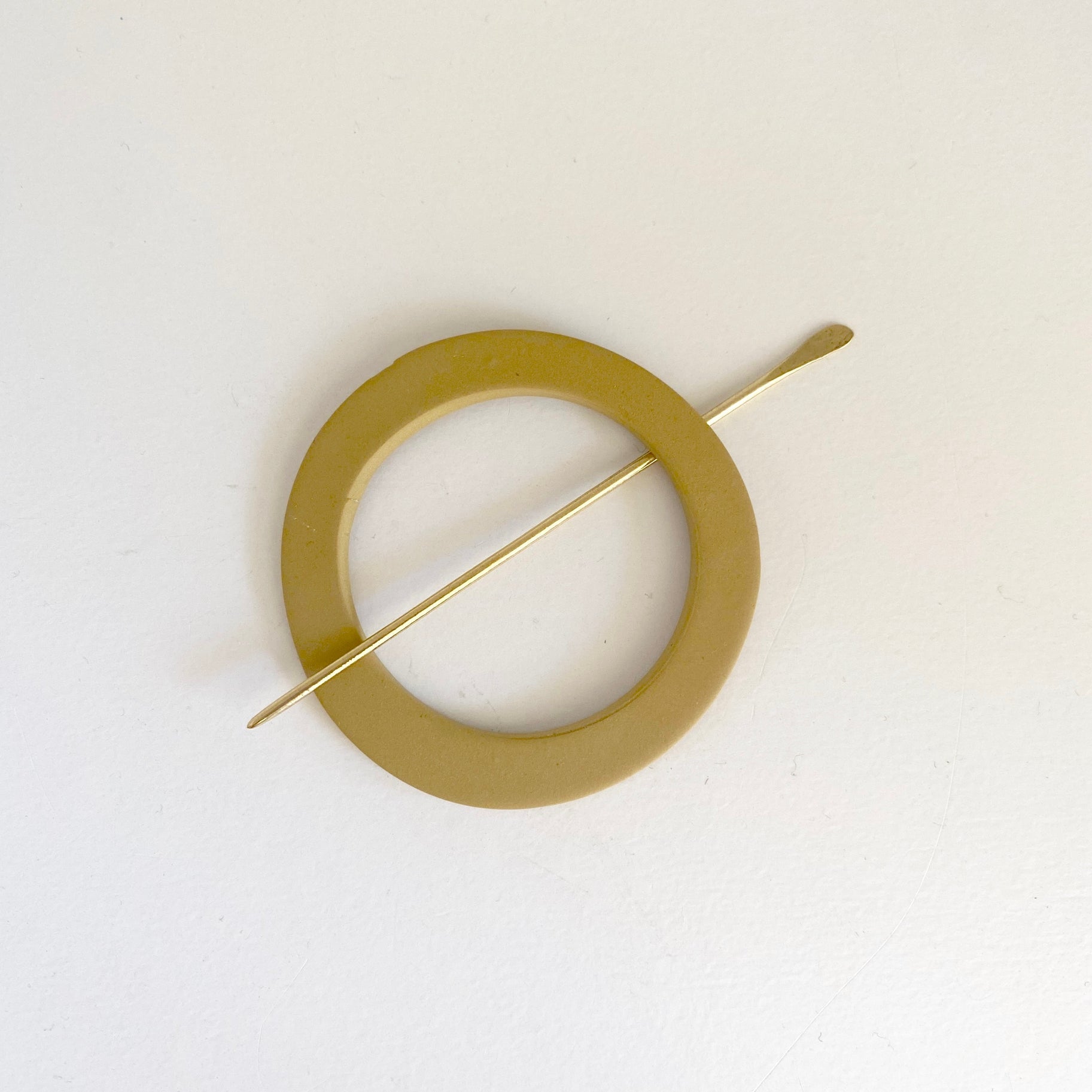 Circle and Brass Hair Pin - DIGS