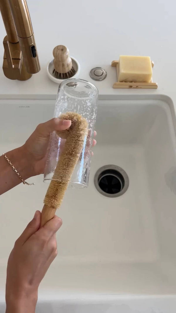 Coconut Bottle Cleaning Brush - DIGS