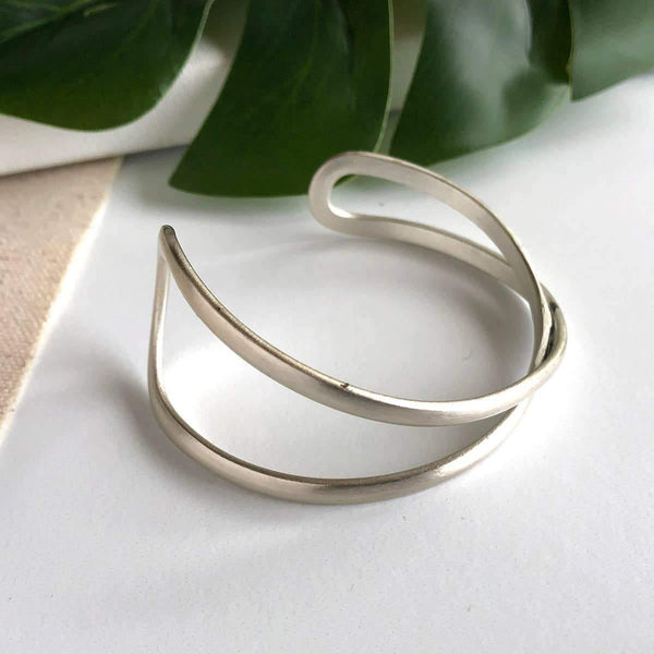 Crossed Loop Cuff - DIGS