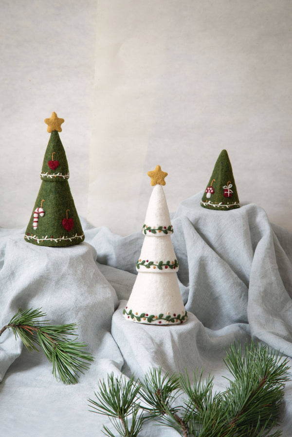 Embroidered 3pc Christmas Tree White - DIGS