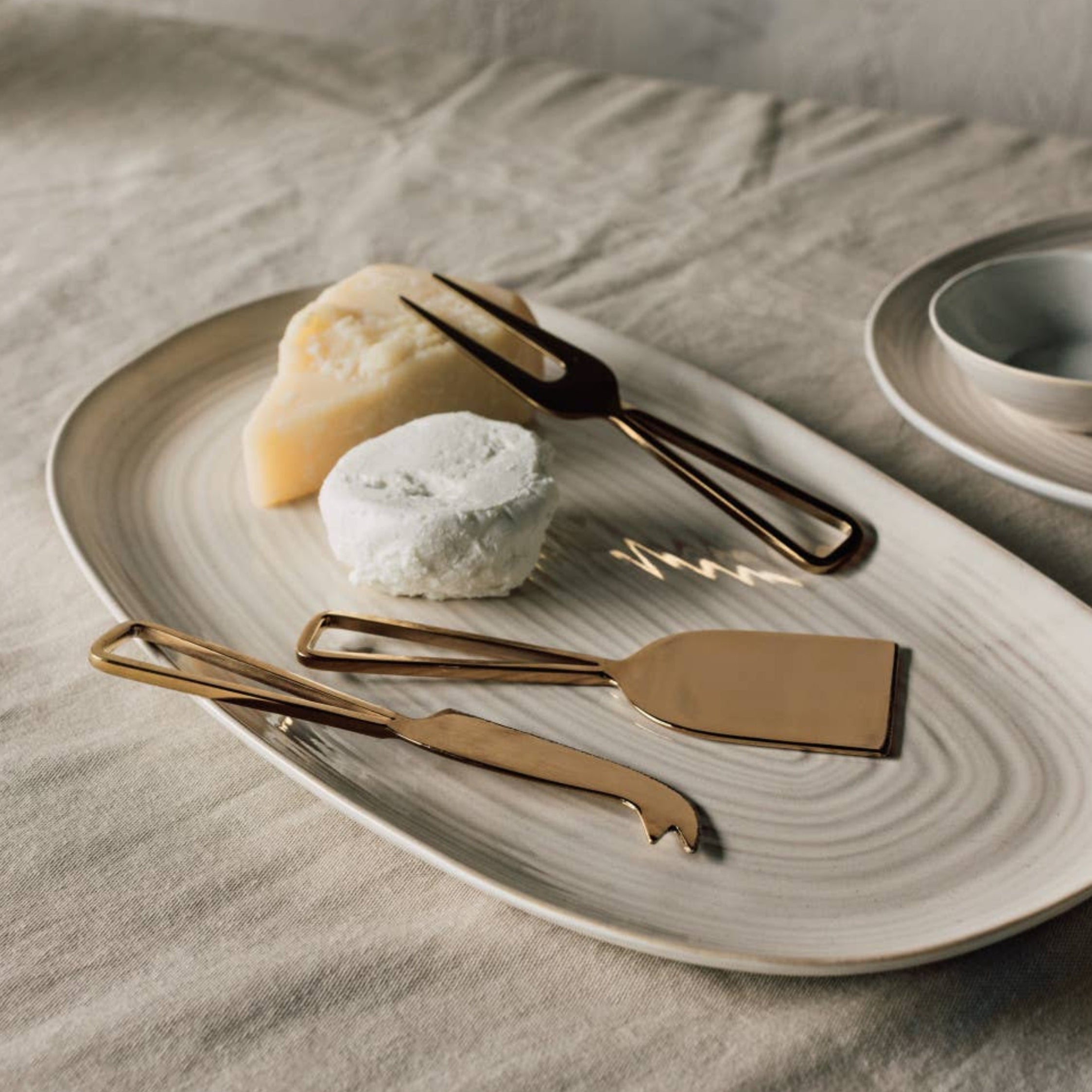 Gold Loop Cheese Knives, Set/3 - DIGS