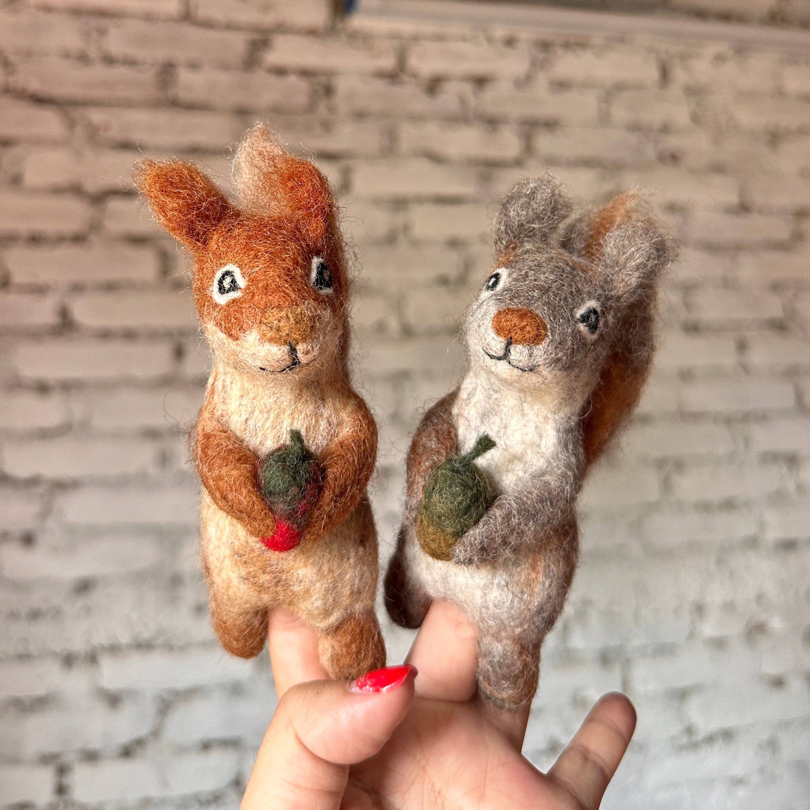 Grey Squirrel Finger Puppet - DIGS