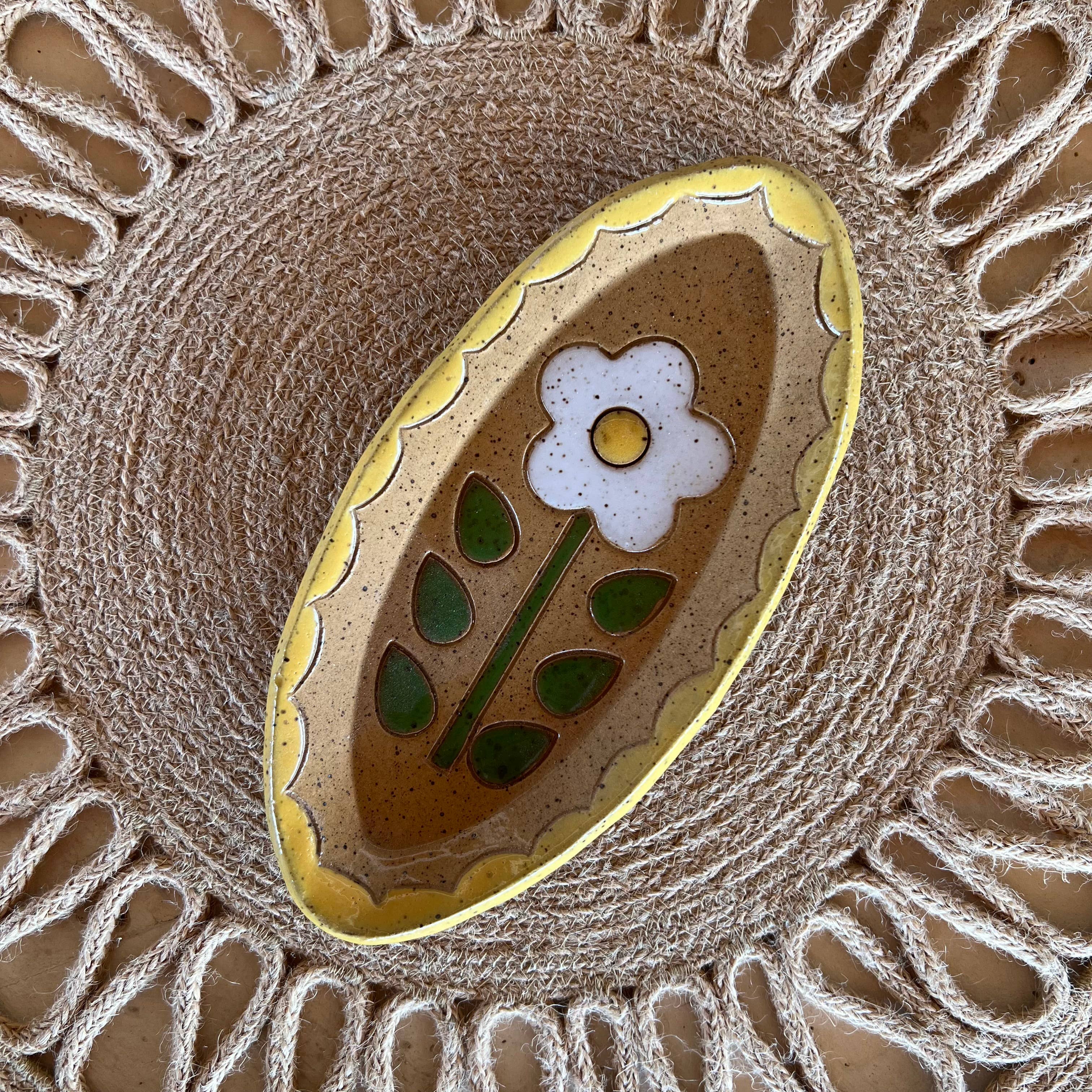 Happy Daisy Oval Dish - DIGS