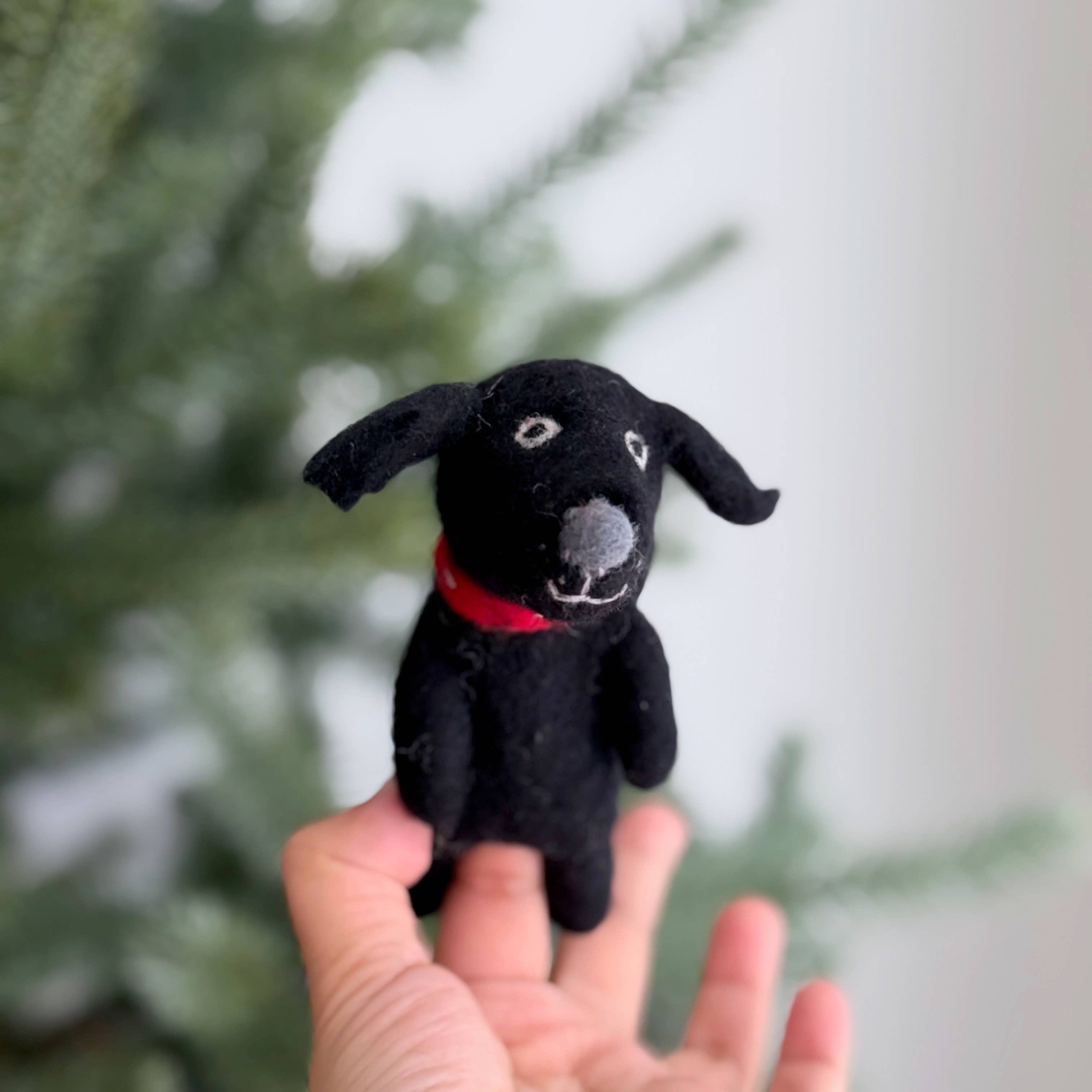 Labrador Retriever Finger Puppet - DIGS