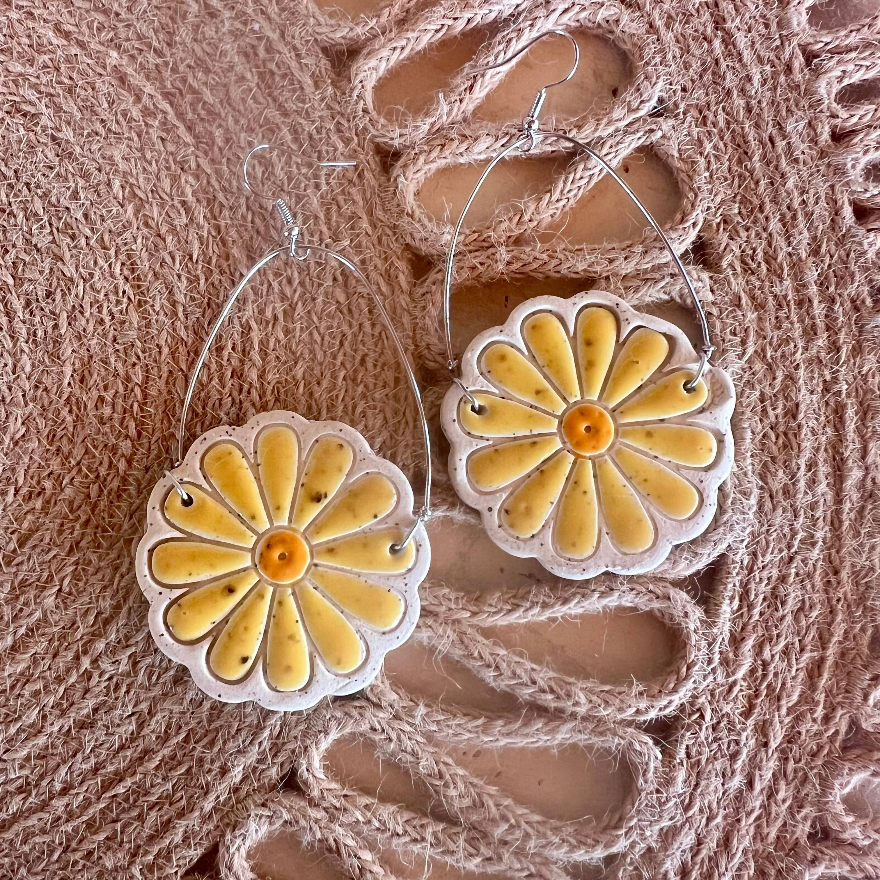 Lazy Daisy Drop Earrings - DIGS