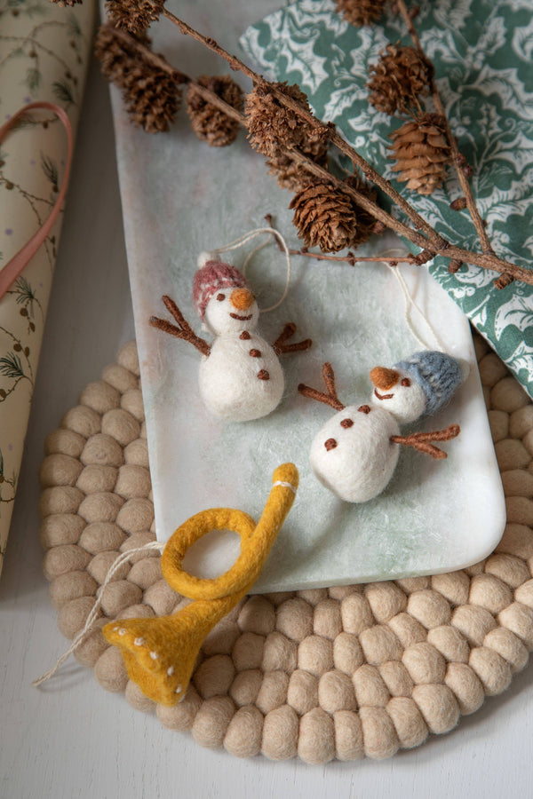 Mini Felt Snowman w/Hat Ornament - DIGS