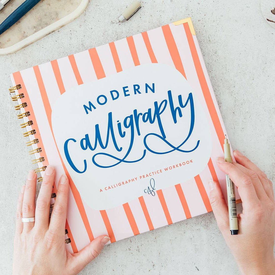 Modern Calligraphy: A Calligraphy Practice Workbook - DIGS