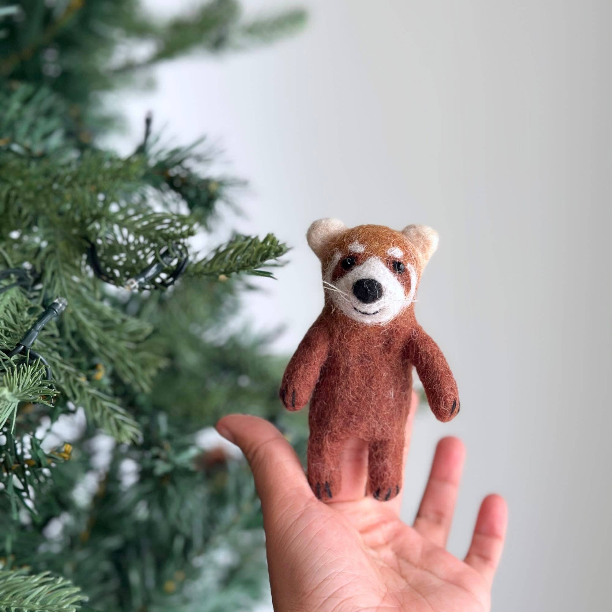 Red Panda Finger Puppet - DIGS