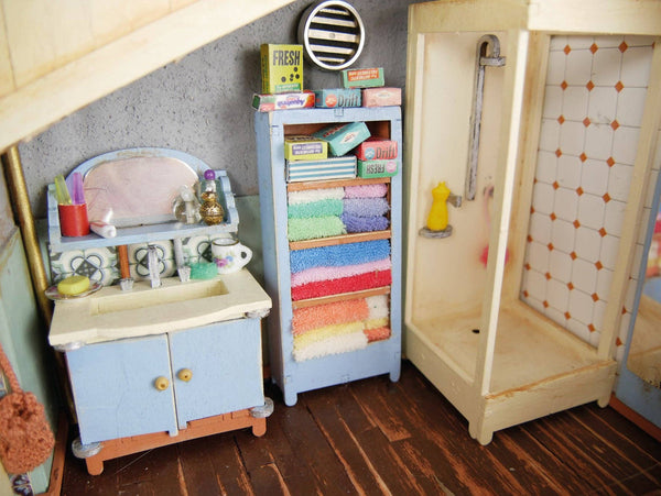 Sam & Julia's Mouse Mansion Furniture Kit: Bathroom - DIGS