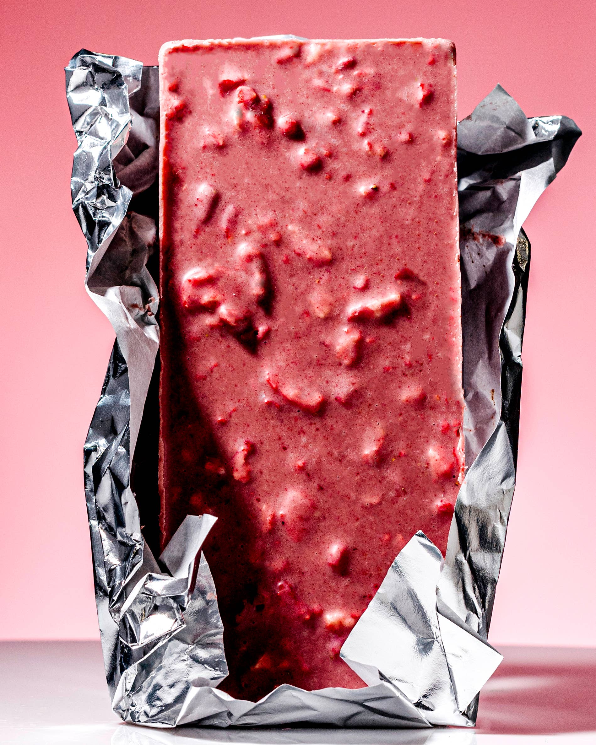 Strawberry & Cream White Chocolate Bar - DIGS