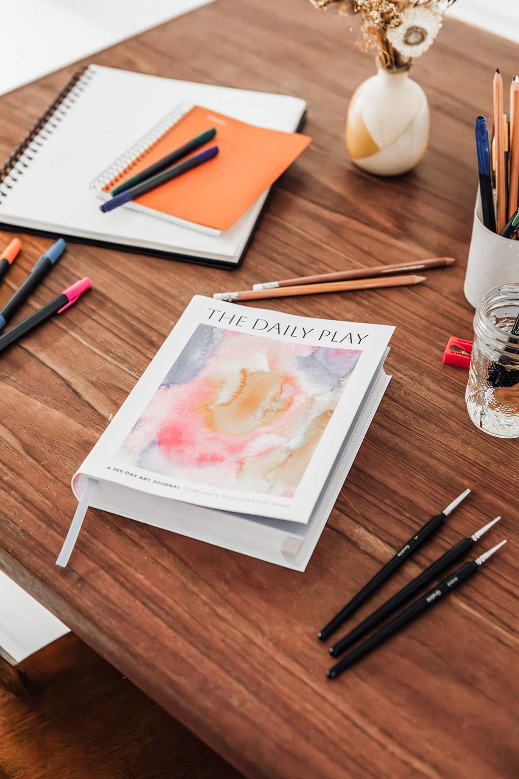 The Daily Play: A 365-Day Art Prompt Journal - DIGS