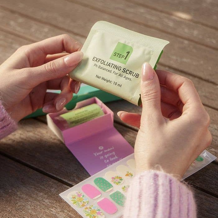 Wild Realm Hand & Nail Spa Kit - DIGS