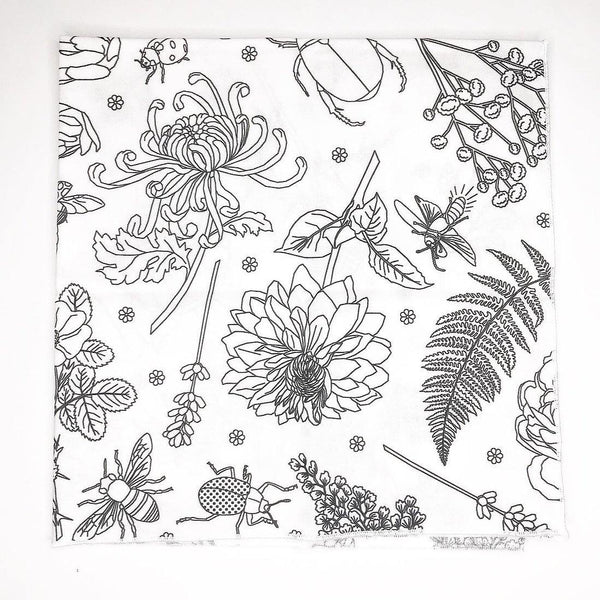 Tarot cloth with black and white flowers- DIGS