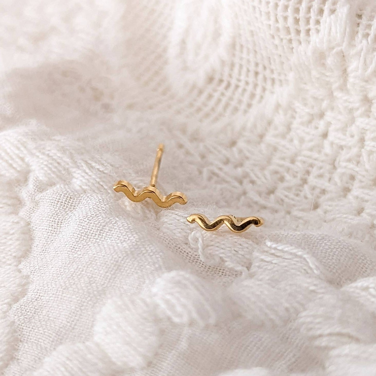 Beach Waves Stud Earring