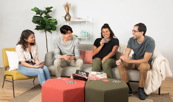 Liar Liar: The Family - Friendly Game of Truths and Lies - DIGS
