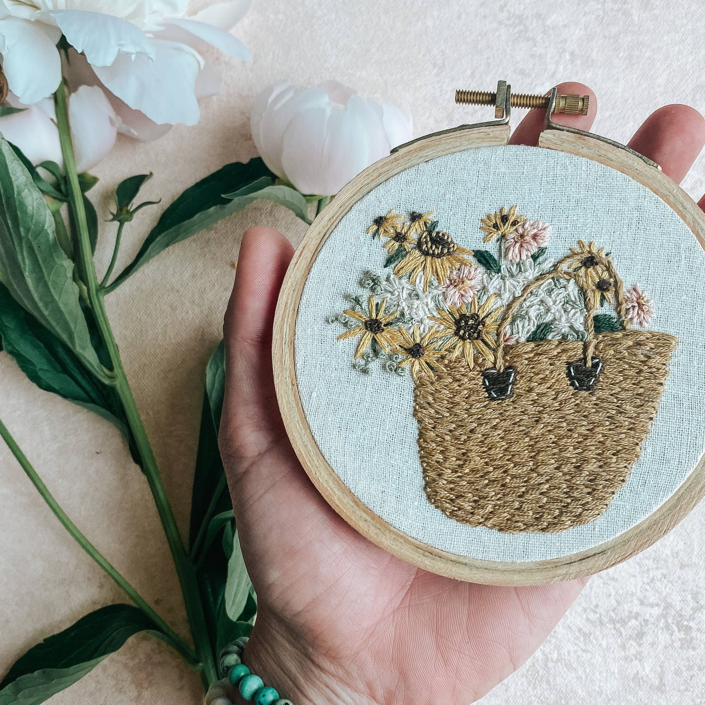 Market Flowers Embroidery Kit - DIGS