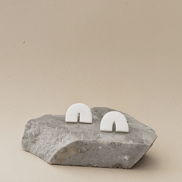The Mini Arch Clay Earrings - White - DIGS